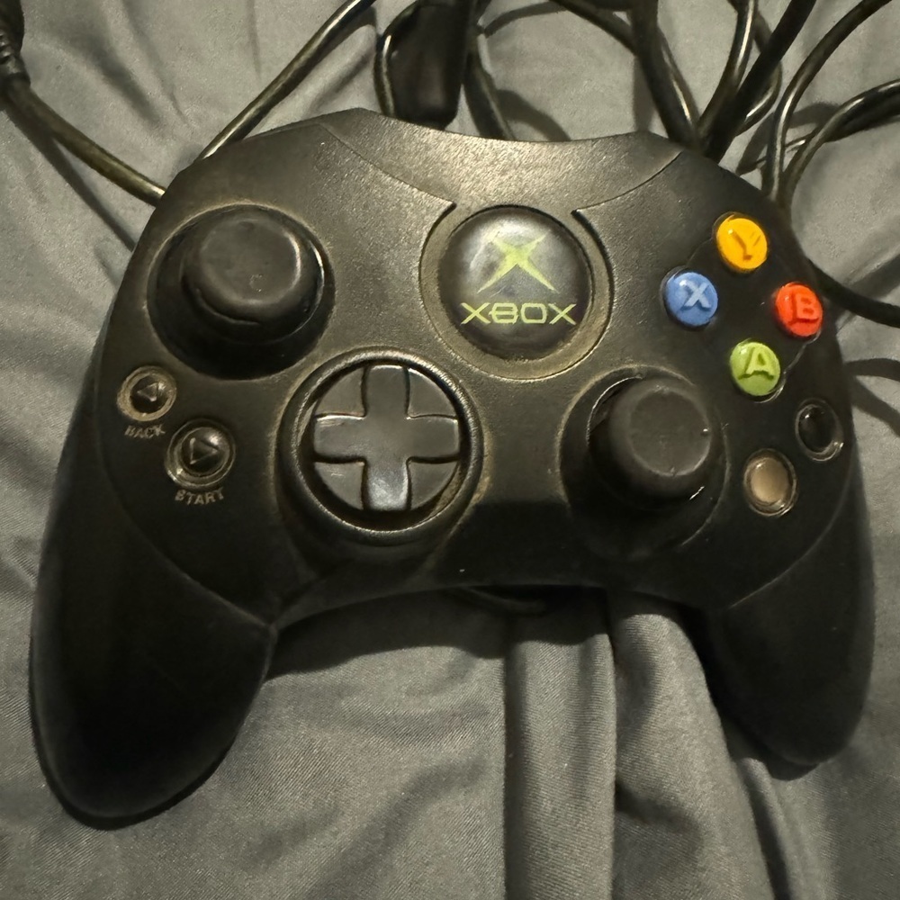 Xbox Controller Untested​​​​​ - Picture 2 of 3